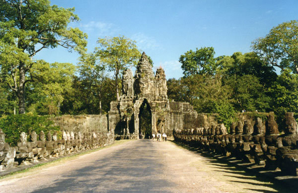 Cổng Nam Angkor Thom