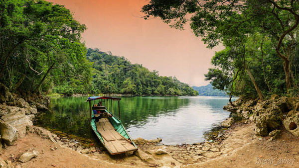Hồ Ba Bể yên tĩnh