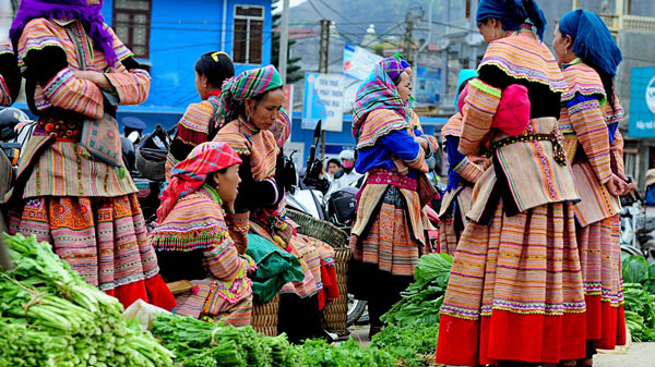 Phiên chợ của người H'Mông