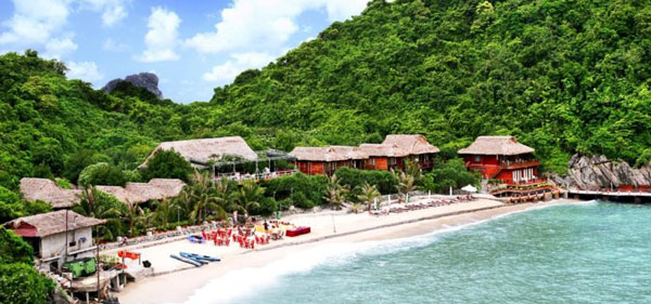 Bạn sẽ lên bờ và nghỉ ngơi tại Resort 4*