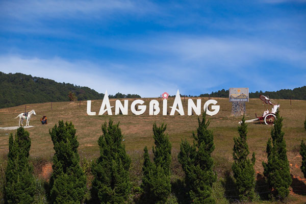 Núi Langbiang