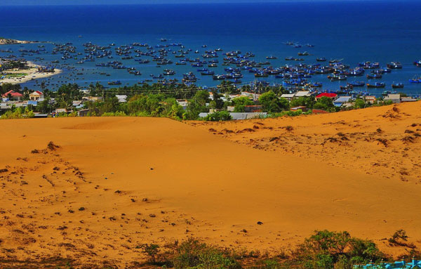 Đồi Cát Vàng - Làng Chài Mũi Né