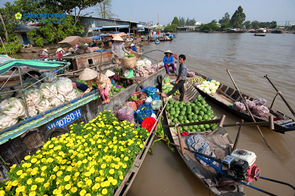 Chợ nổi Cái Bè