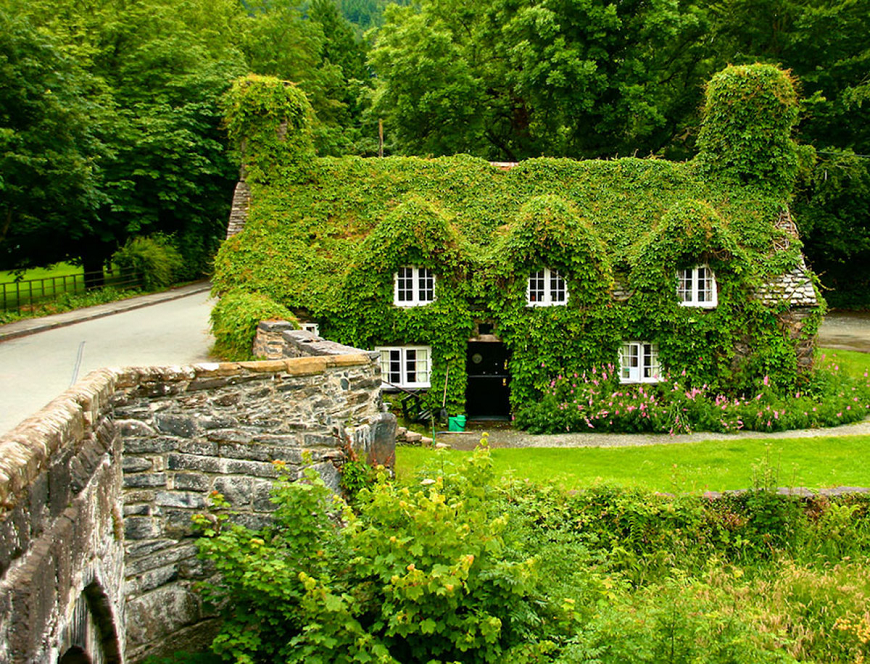 TU HWNT I’R BONT Ở LLANRWST, NORTH WALES, ANH