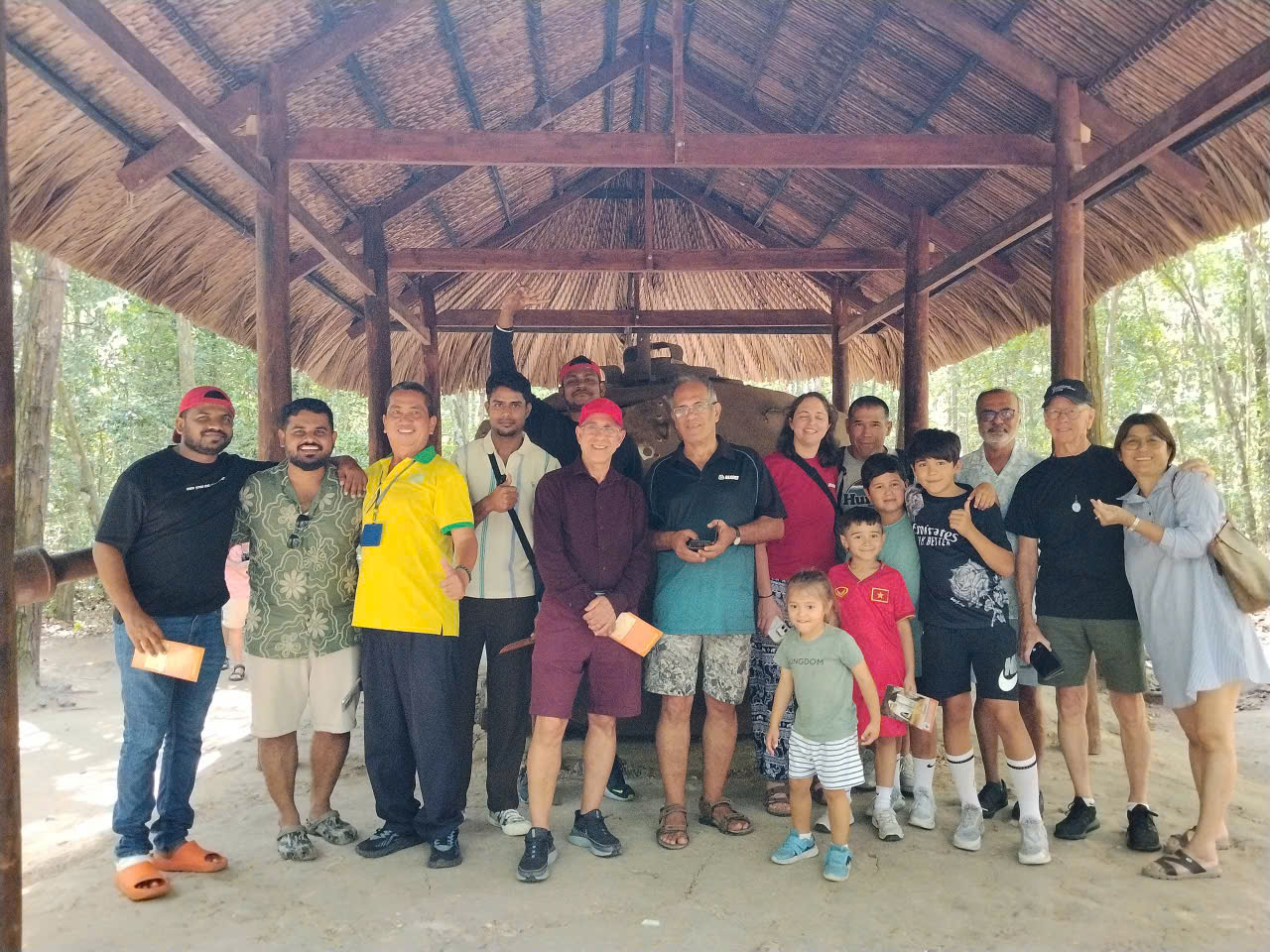 Hầm địa đạo Củ Chi - trải nghiệm chui hầm trong tour nửa ngày từ TP.HCM